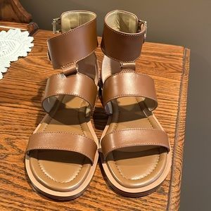 Michael Kors sandals size 6.5 color is luggage